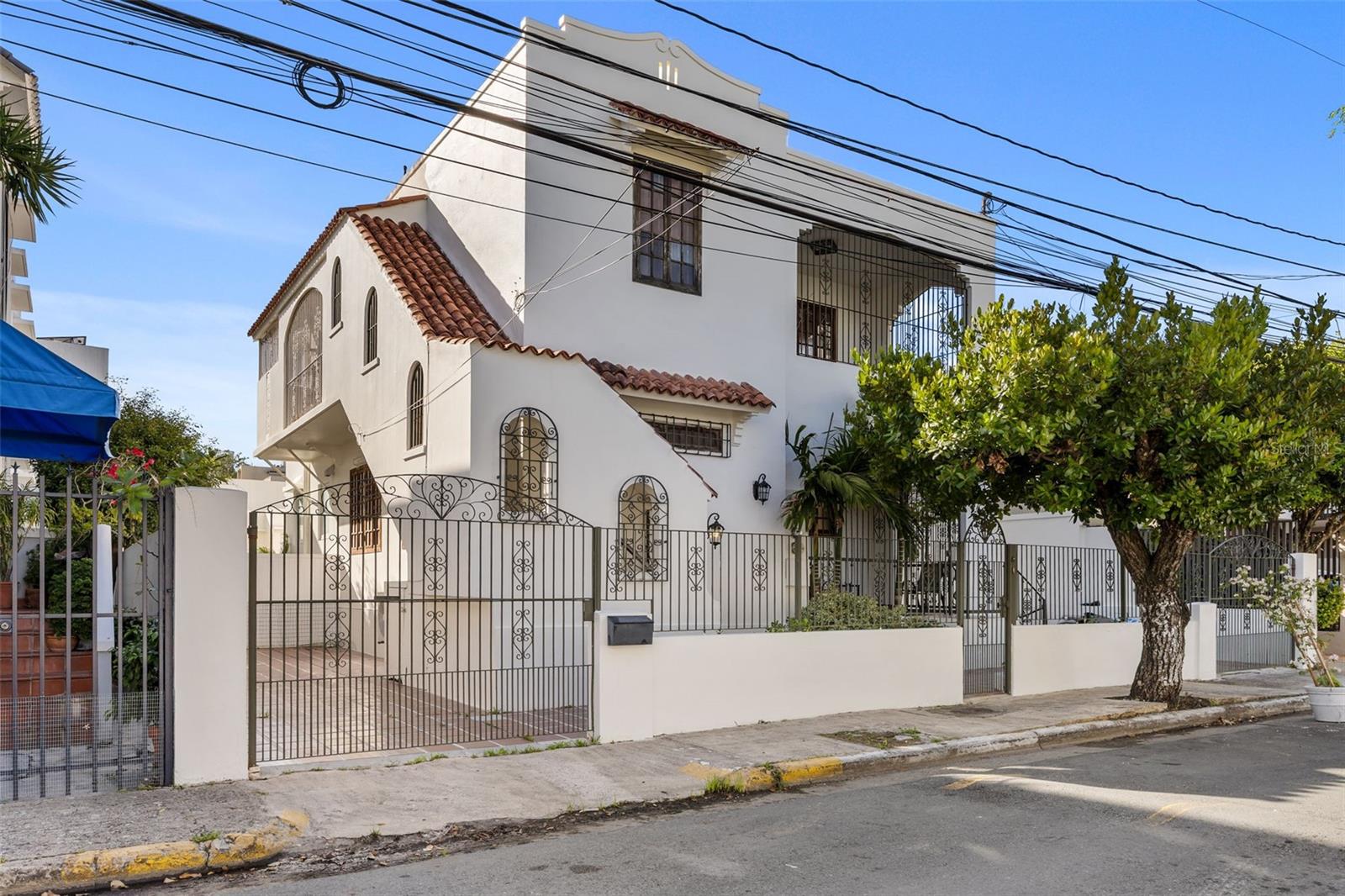 652 Calle Hernandez, Miramar, PR 00907