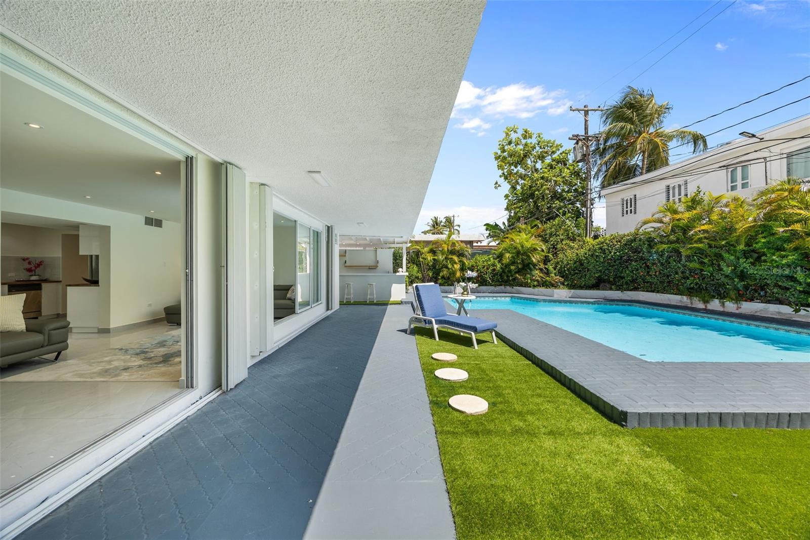 2 Calle Mar De Irlanda, Carolina, PR 00979