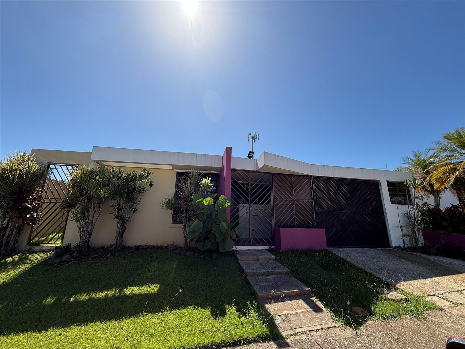 Sr 659 Villas Del Capitan Solandra St #Aa-12, Arecibo, PR 00612