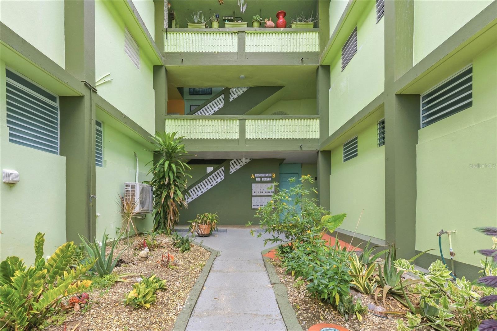 10 Calle Covalle Gandia St #201 B, Arecibo, PR 00612