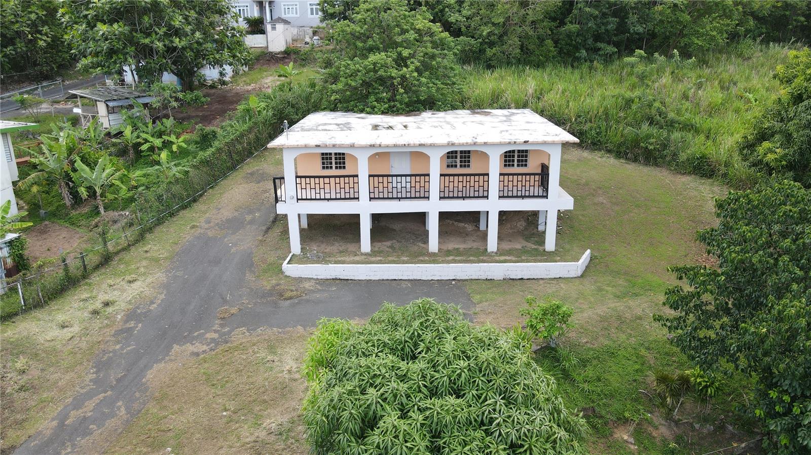 9 Calle 9 #77a, Yabucoa, PR 00767