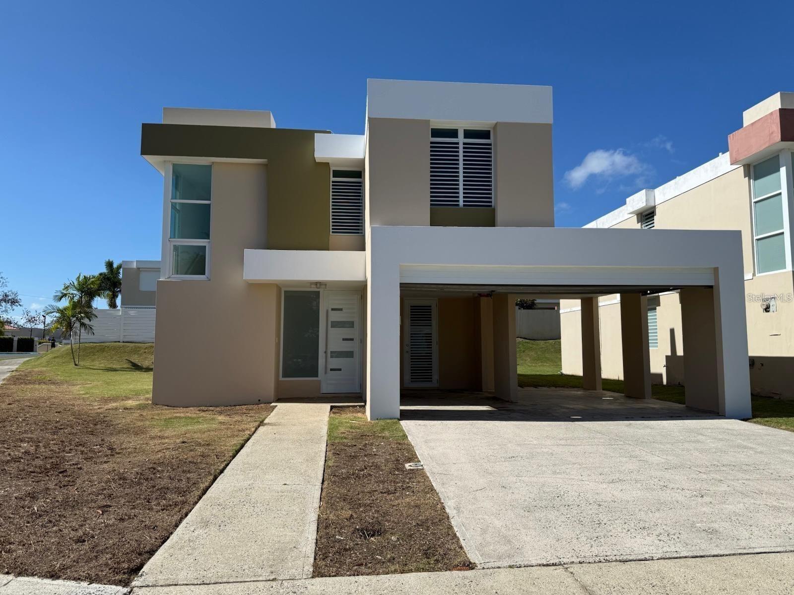42 Calle Caoba, Juncos, PR 00777