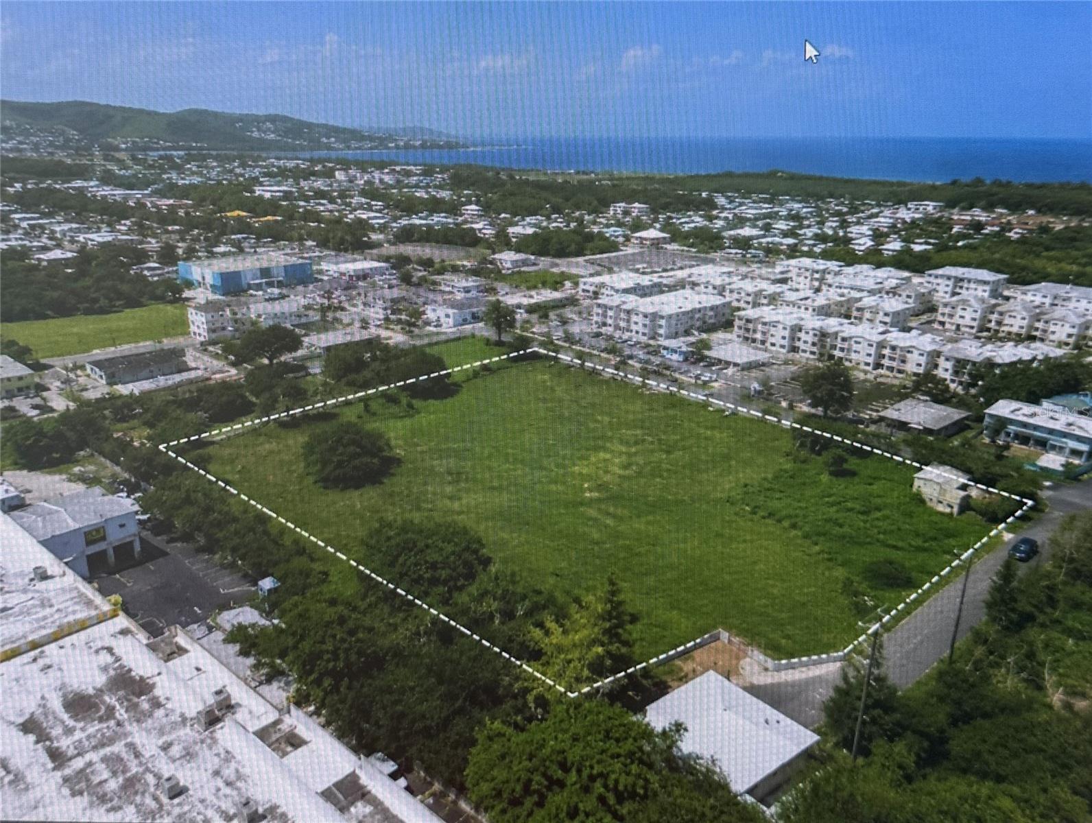 Veve Calzada J-17, Fajardo, PR 00738