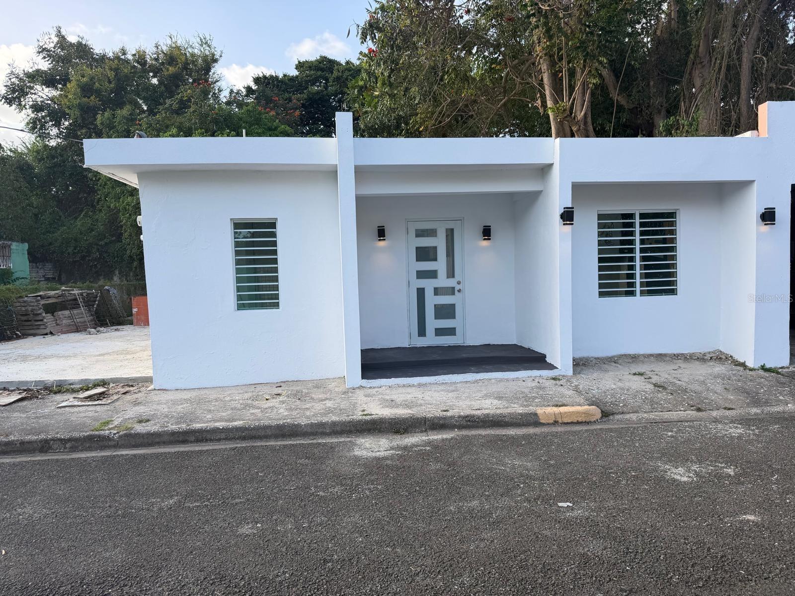 122 Bade Perez St., Guayama, PR 00784