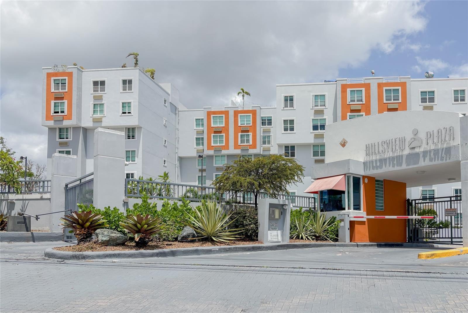 59 Cll Union Cond. Hillsview Plaza #107, Guaynabo, PR 00971