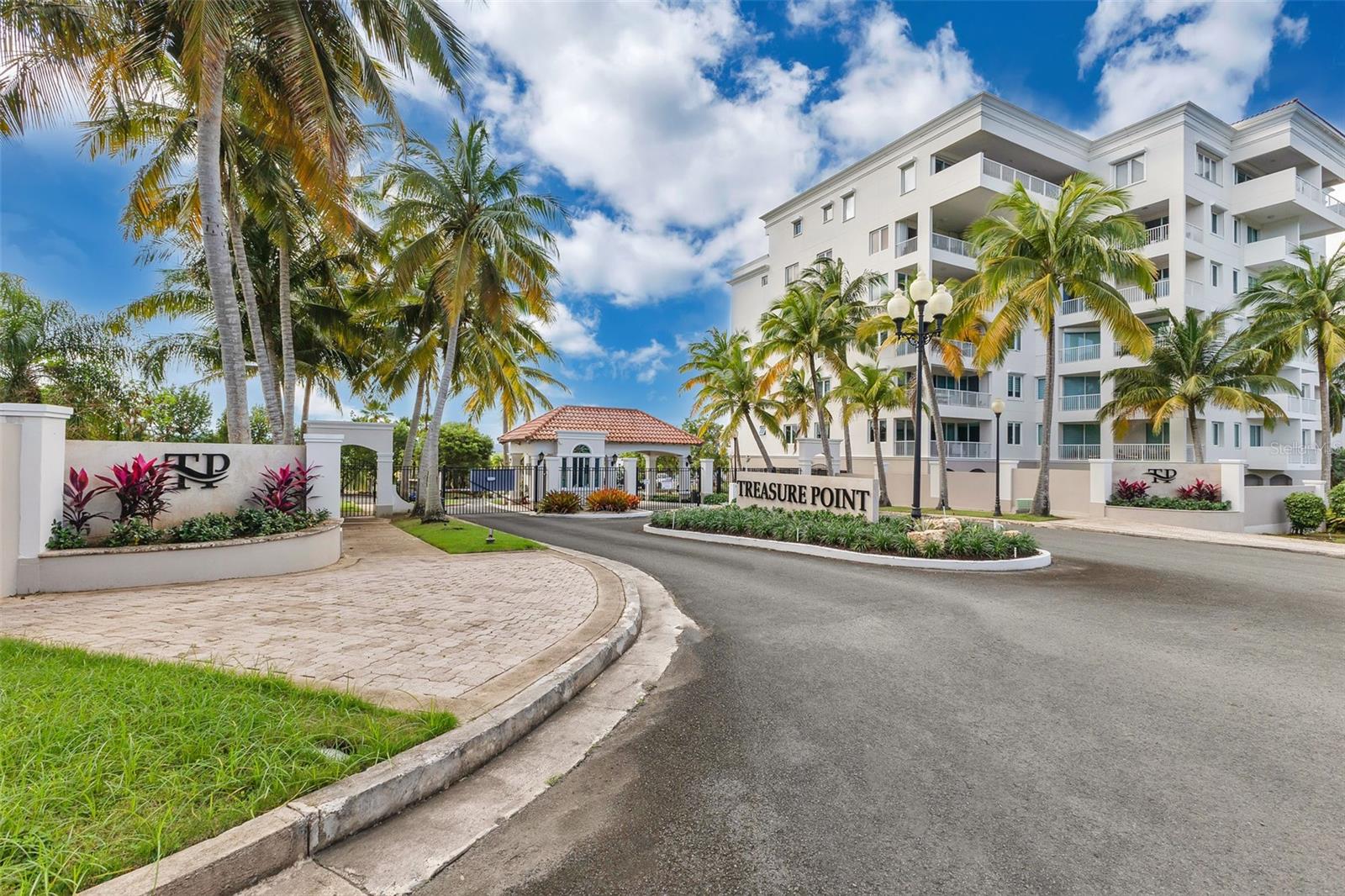 6690 Calle Turquoise #324, Vega Alta, PR 00692
