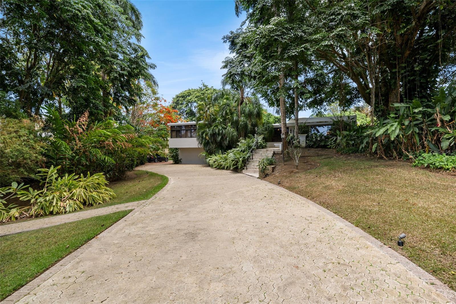 1841 Begonia St, Santa Maria, San Juan, PR 00927