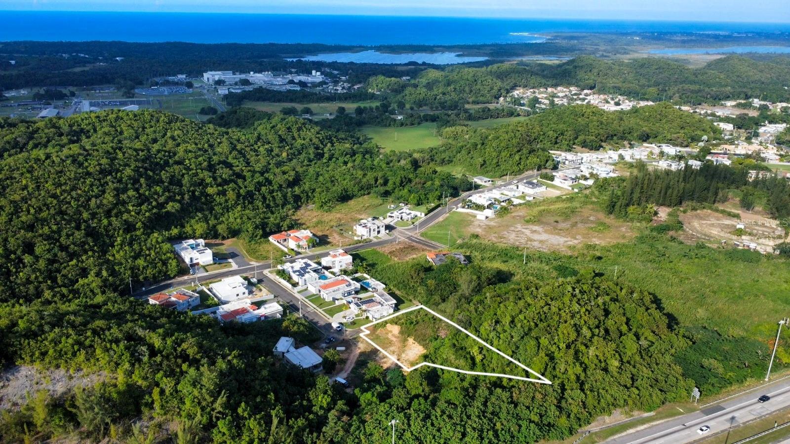 Urb. Reparto Rosello, Manati, PR 00674