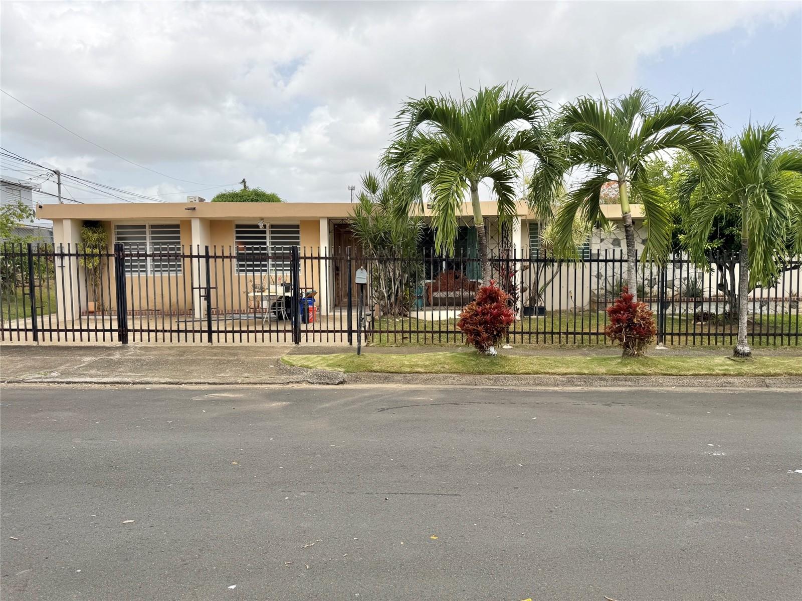 33 Calle Diego Salcedo #1866, San Juan, PR 00926