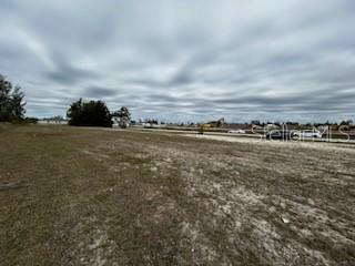1826 Ne 37th St, Cape Coral, FL 33909