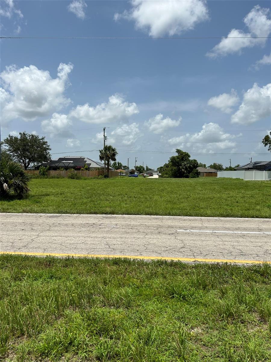 2213 Kismet Pkwy E, Cape Coral, FL 33909