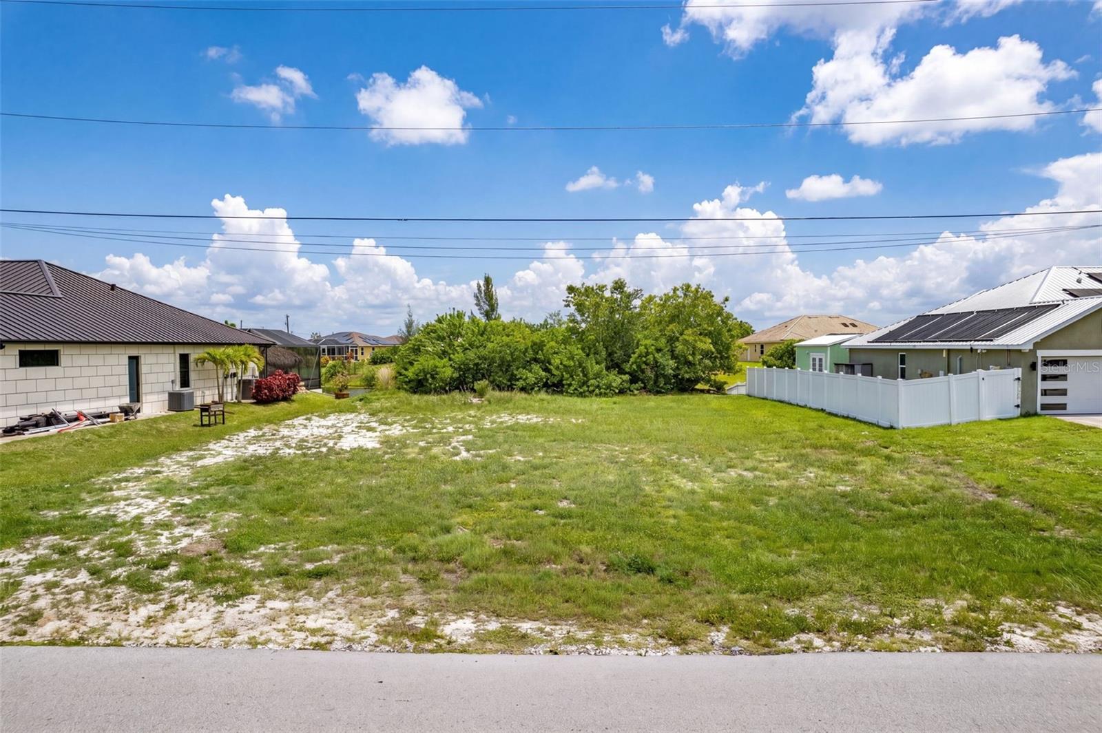 623 Ne 7th Ter, Cape Coral, FL 33909