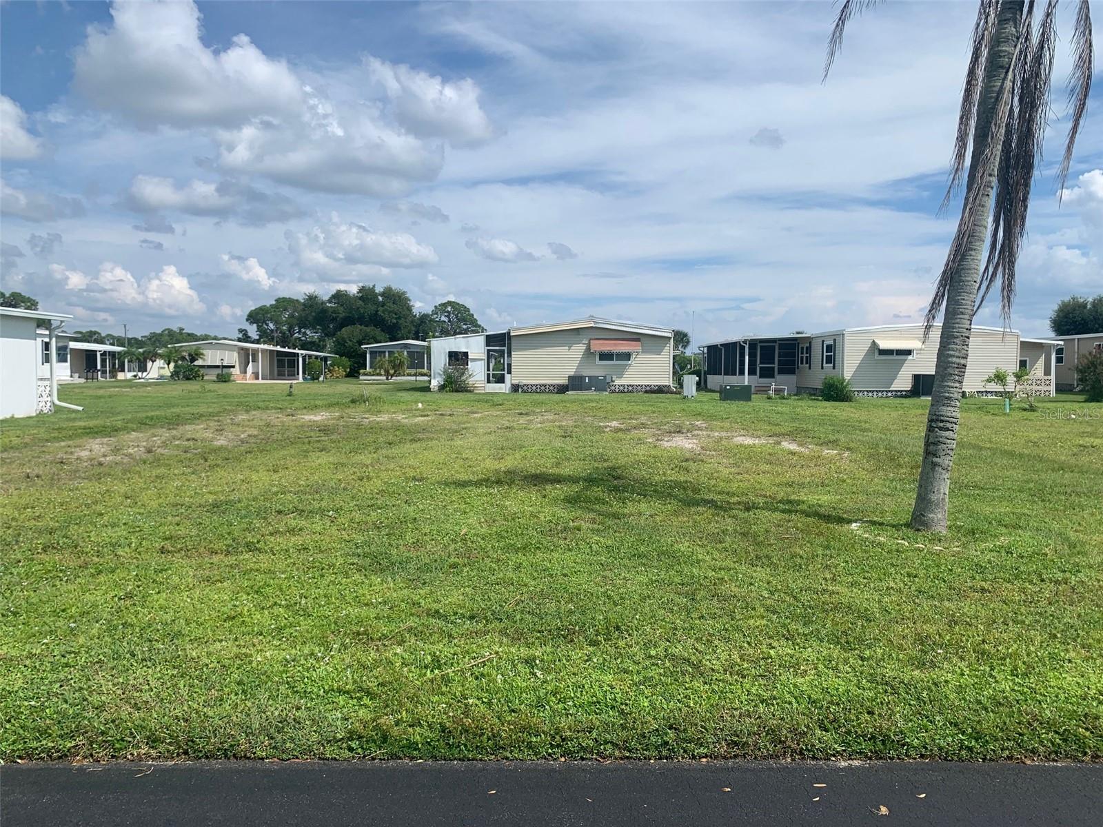 235 Estrada, North Port, FL 34287