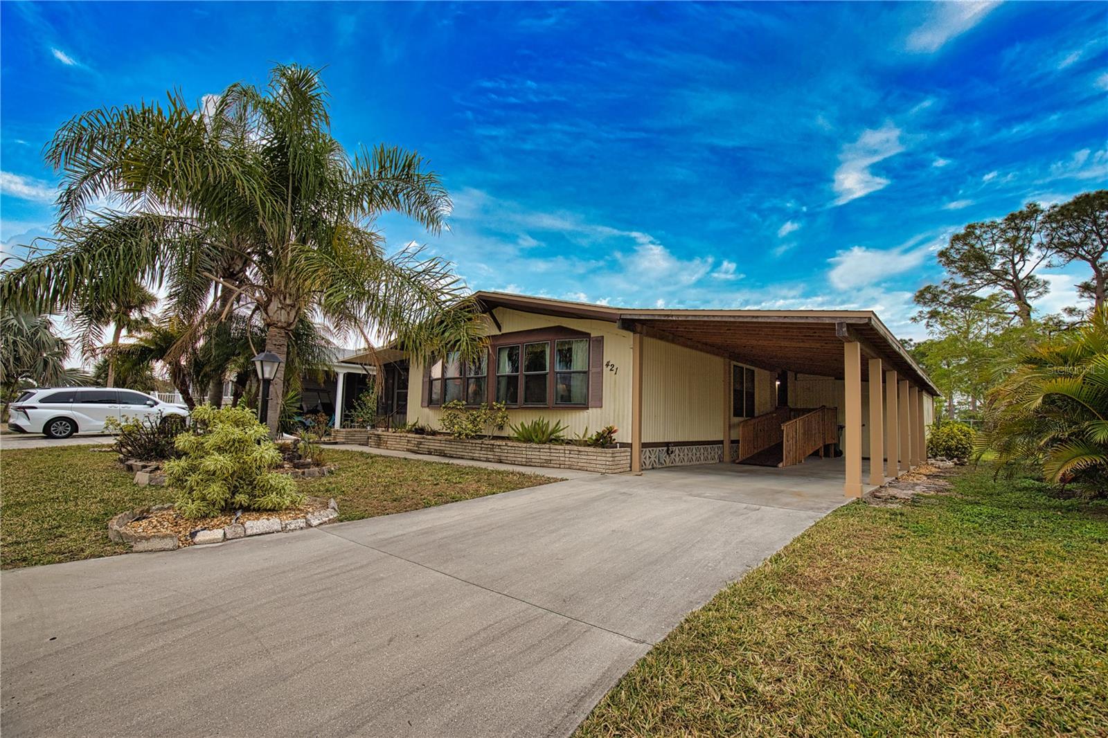 421 Villa Nueva Cir, North Port, FL 34287