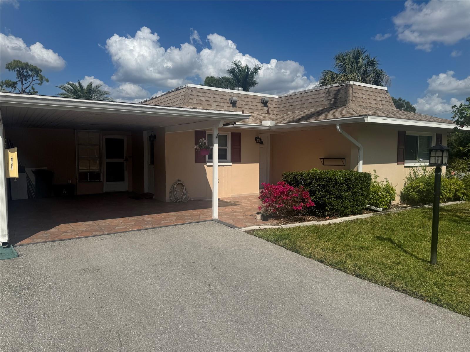 524 Pangola Dr, North Fort Myers, FL 33903