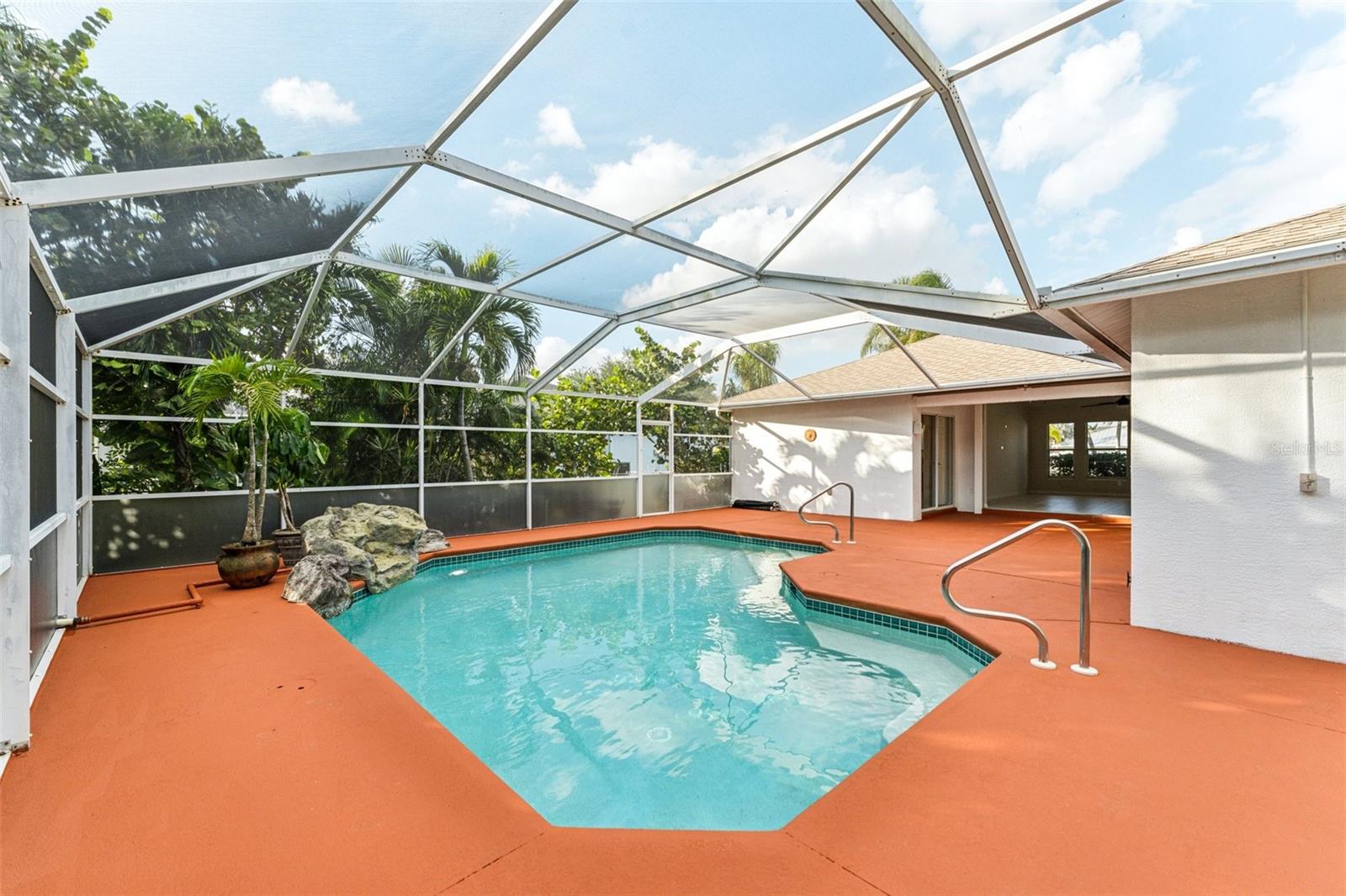 926 Sw 37th St, Cape Coral, FL 33914