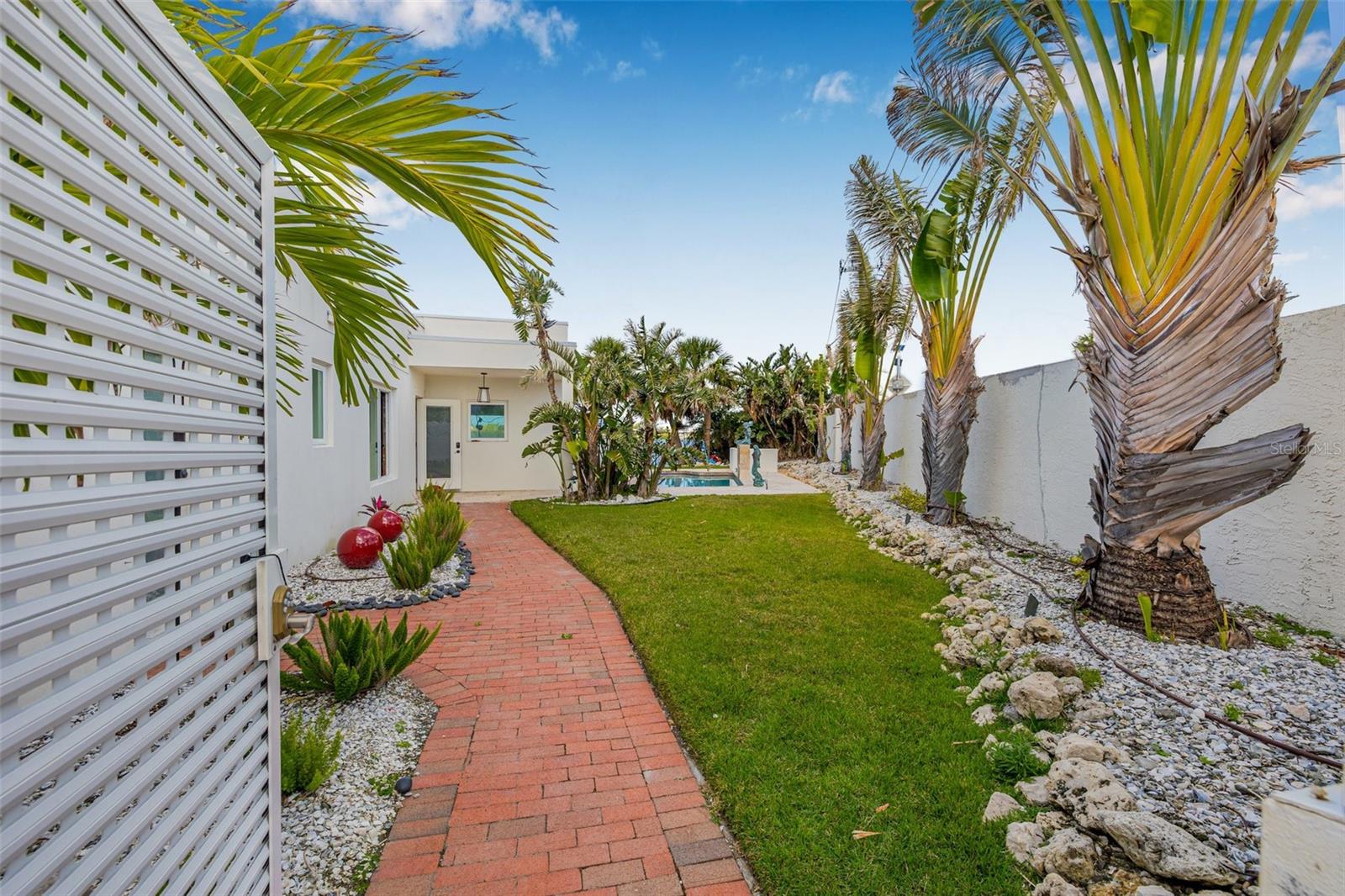 321 N Boulevard Of The Presidents, Sarasota, FL 34236