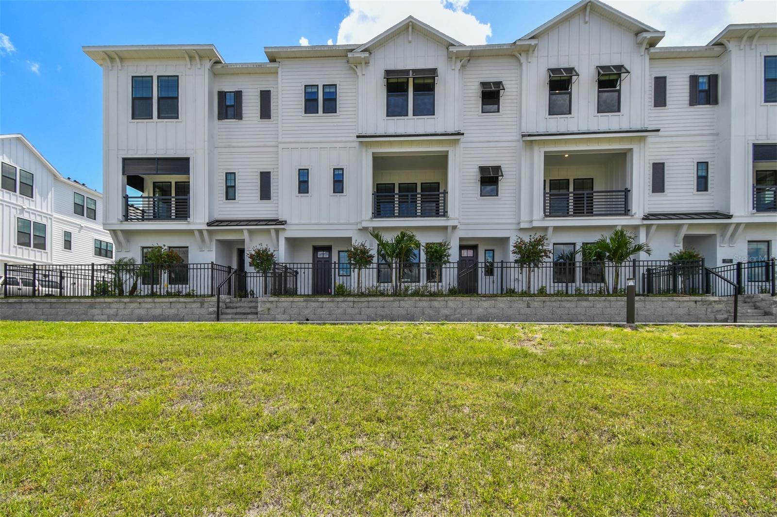 7240 Sutton Ln, Sarasota, FL 34240