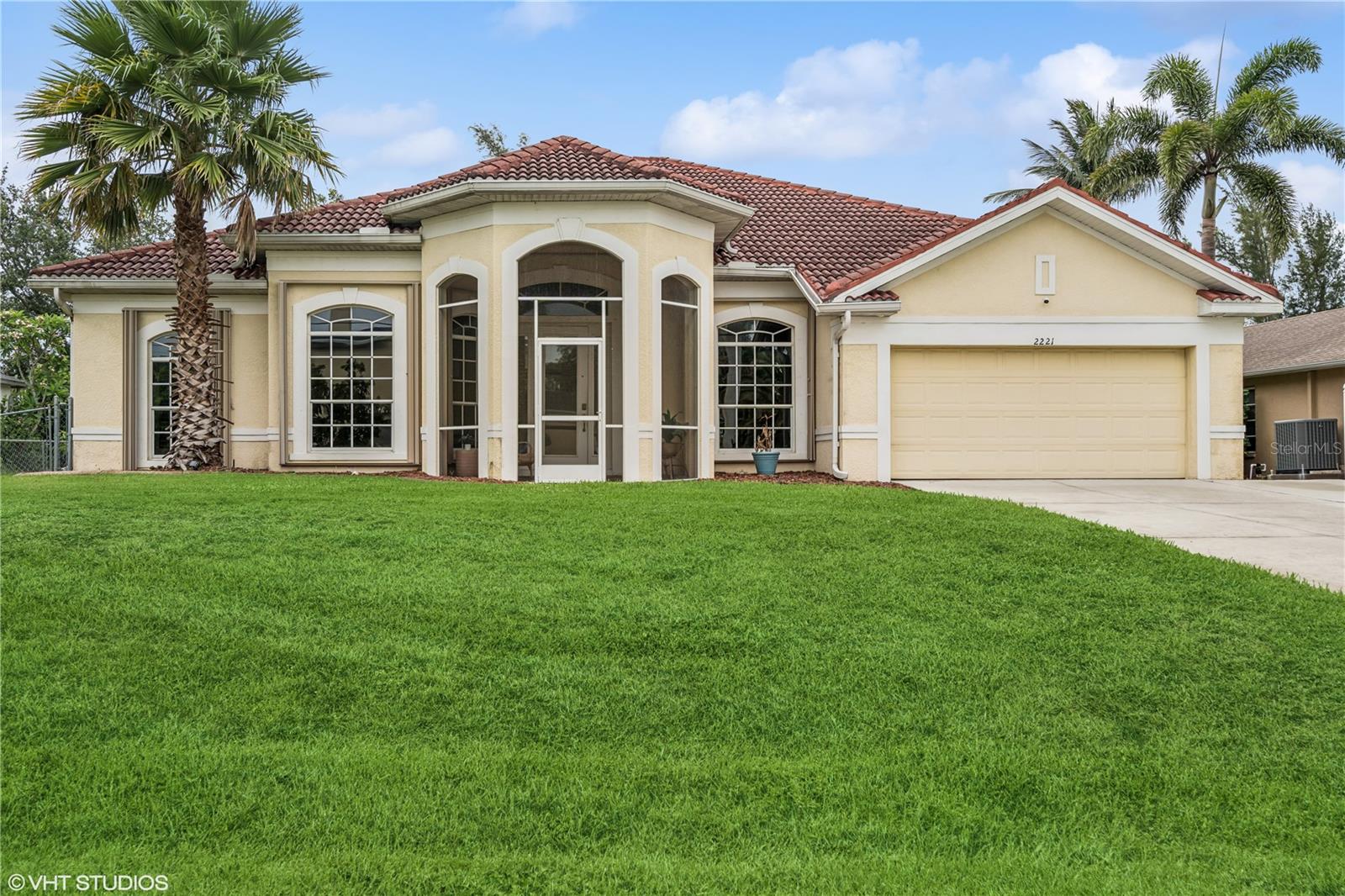 2221 Sw 8th Ct, Cape Coral, FL 33991