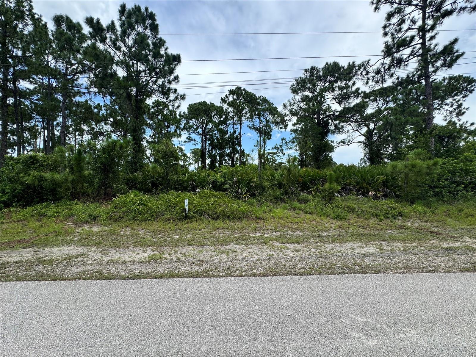 977 Kellogg St E, Lehigh Acres, FL 33974