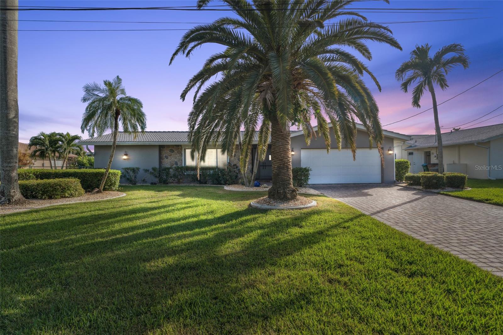 1904 Se 37th St, Cape Coral, FL 33904