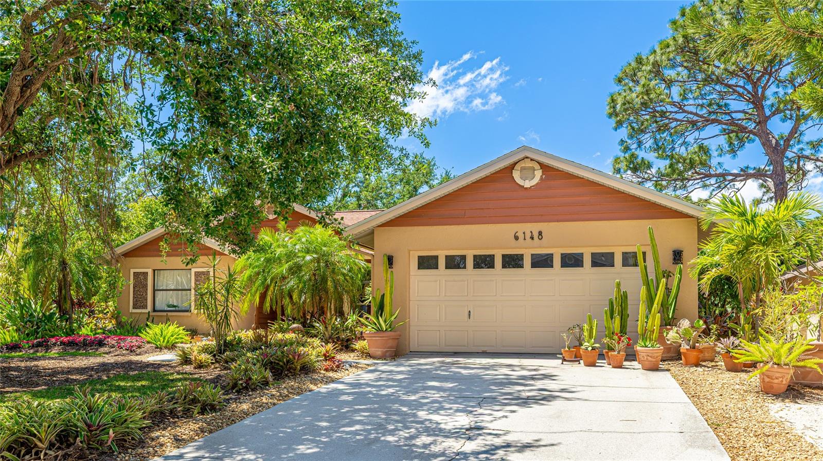 6148 Bonaventure Ct, Sarasota, FL 34243