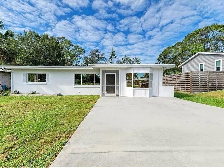 818 Padgett Ave, Sarasota, FL 34237