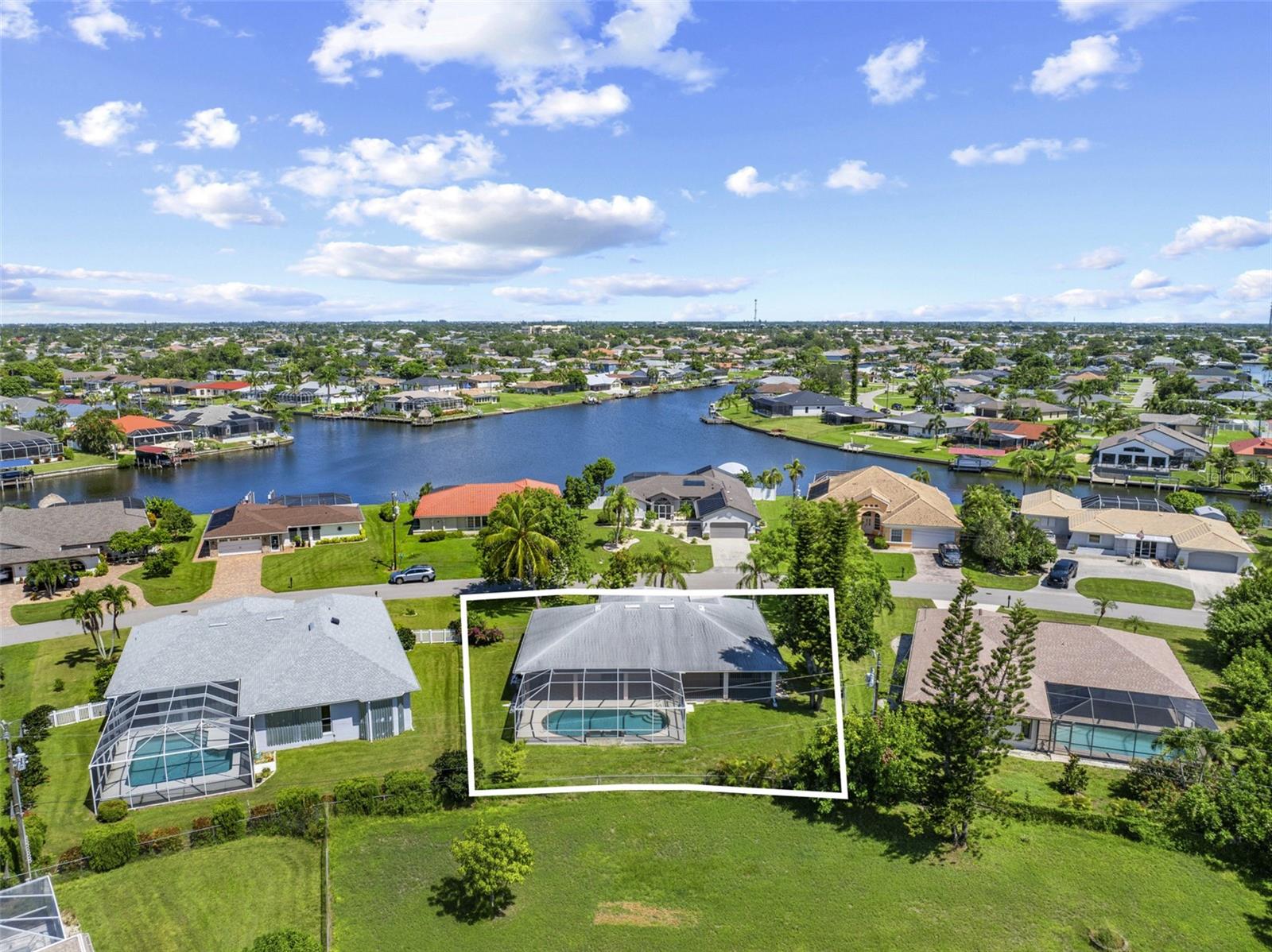 1002 Se 17th St, Cape Coral, FL 33990