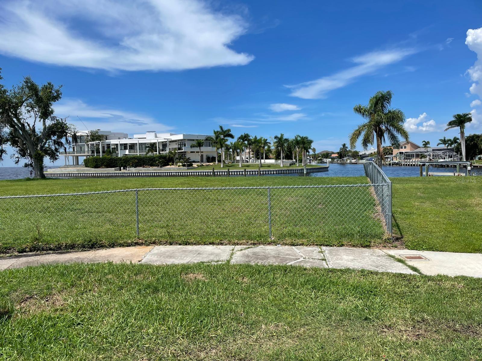 266 Beeney Rd Se, Port Charlotte, FL 33952