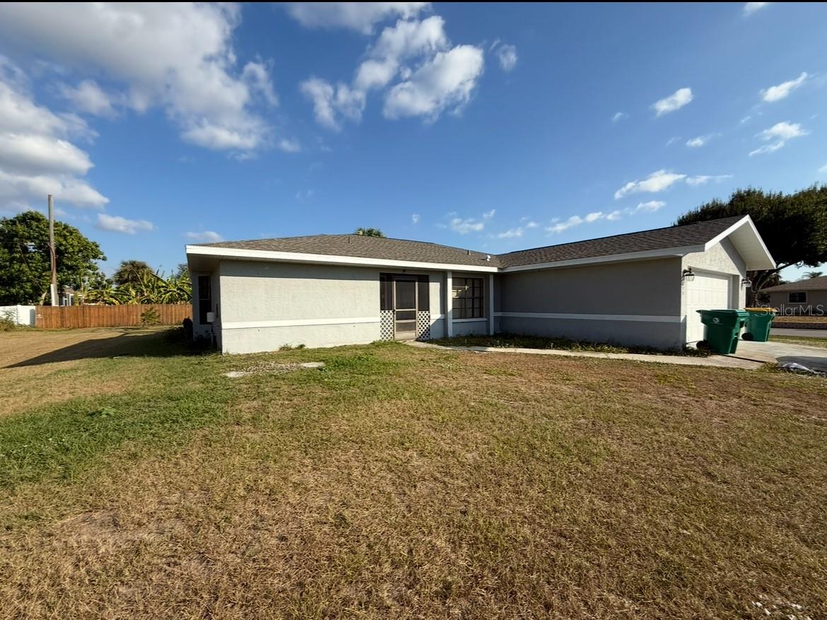 113 Lenoir St Nw, Port Charlotte, FL 33948