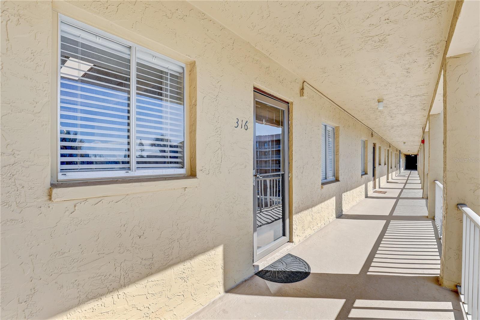 3650 Lake Bayshore Dr #K-316, Bradenton, FL 34205