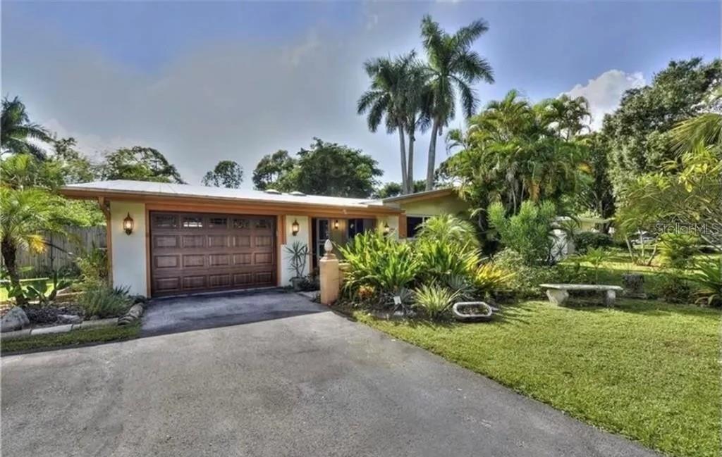 1348 Woodmere Ln, Fort Myers, FL 33919