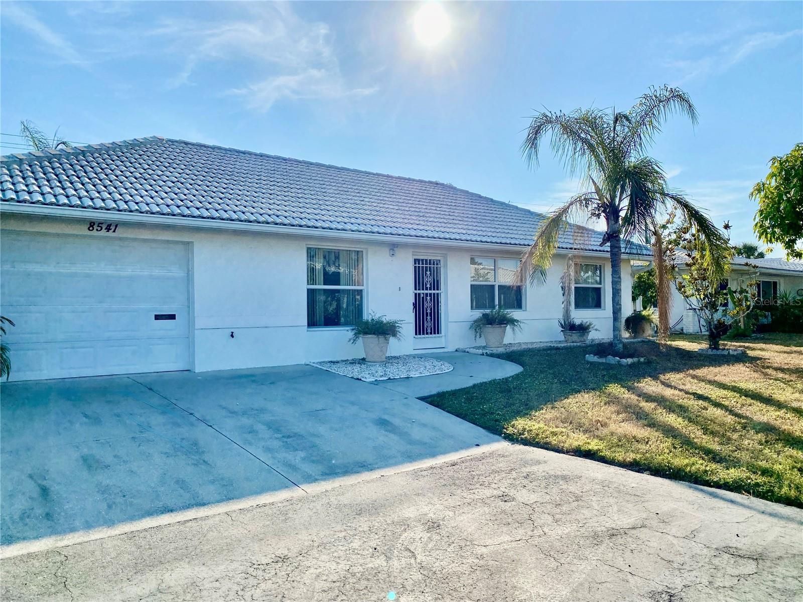 8541 Regency Ct, North Port, FL 34287