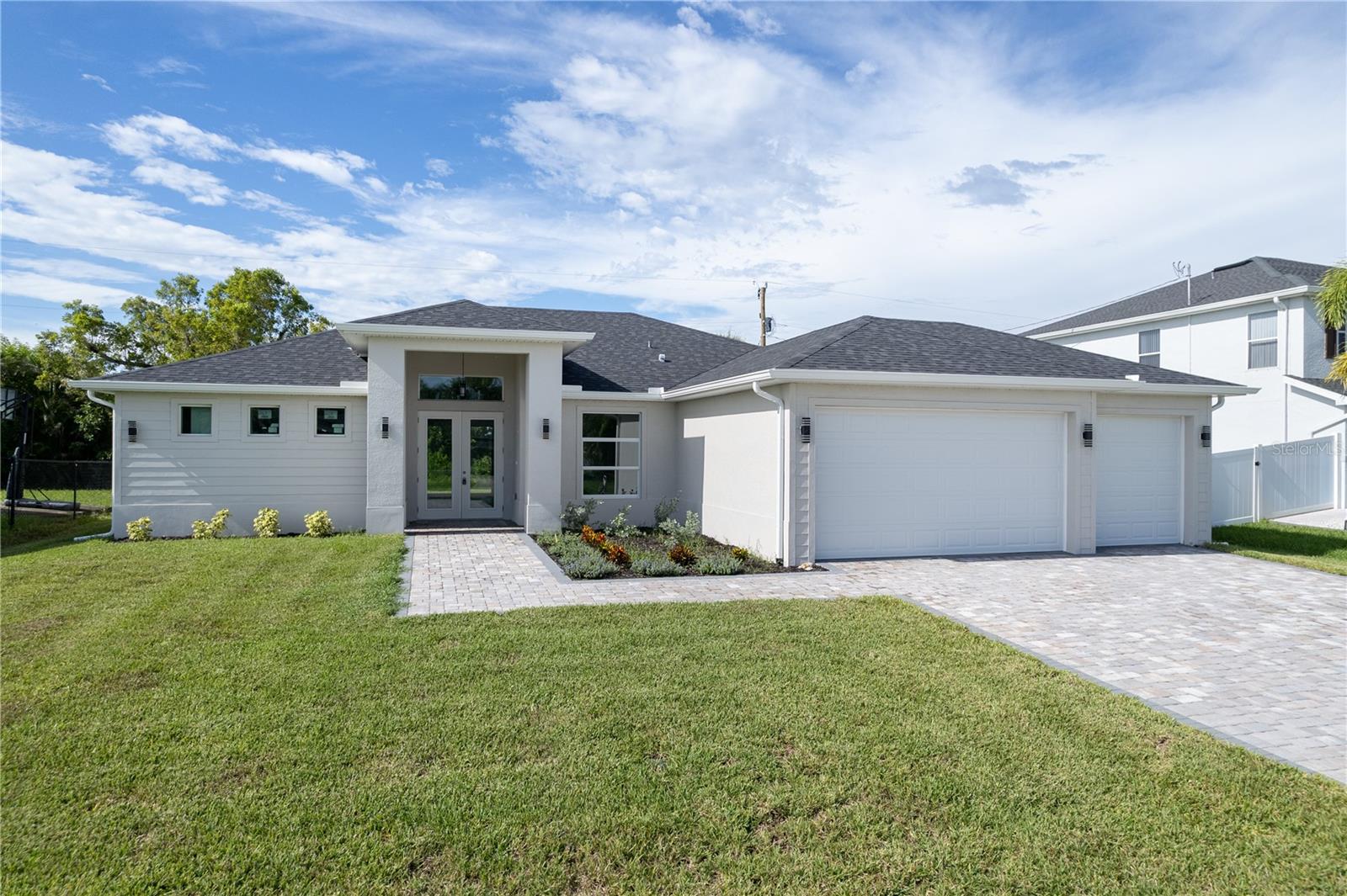 521 Nw 5th St, Cape Coral, FL 33993