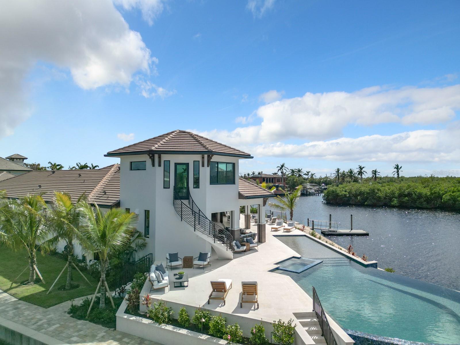 14201 Bay Dr, Fort Myers, FL 33919