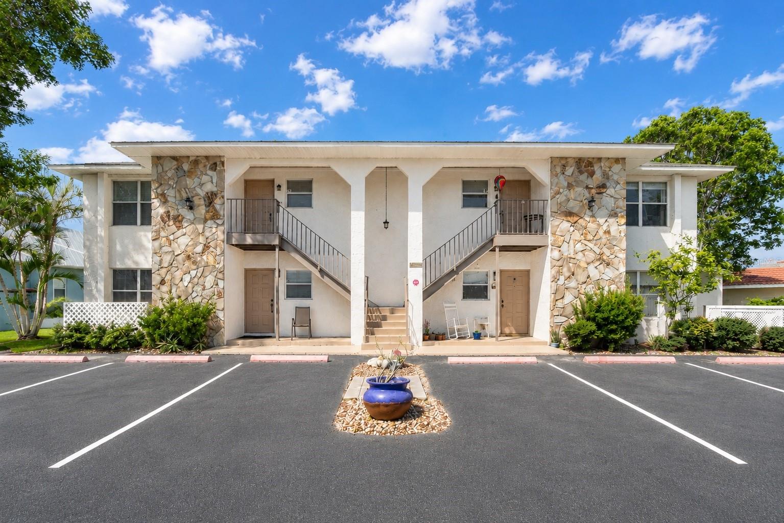 2700 Magdalina Dr #2b, Punta Gorda, FL 33950