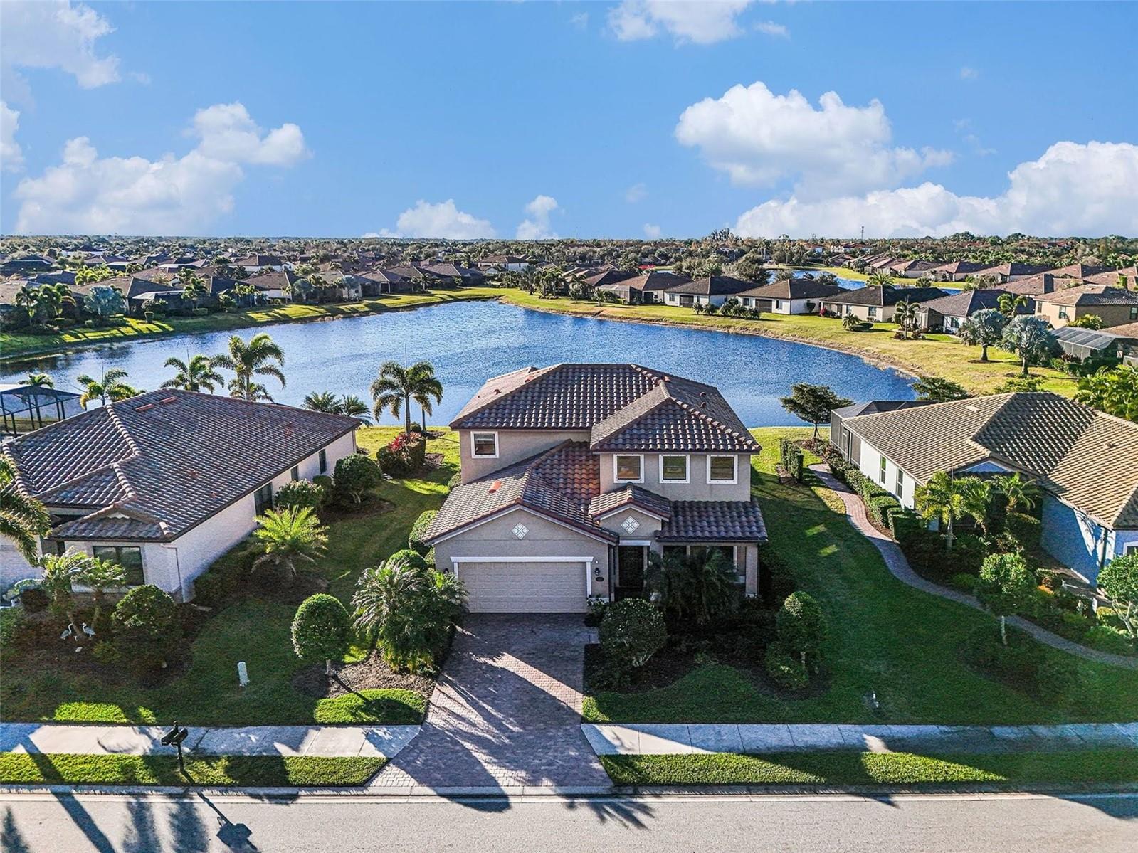 6467 Willowshire Way, Bradenton, FL 34212