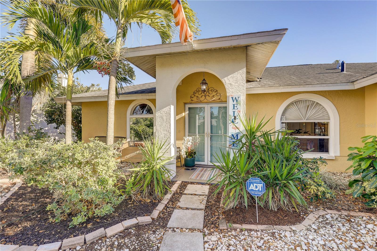 4001 Palau Dr, Sarasota, FL 34241