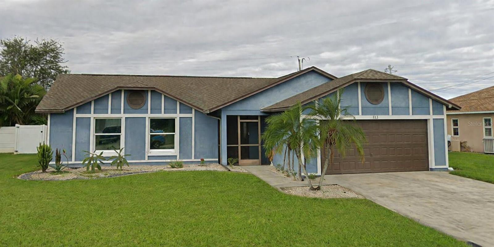 32 Ne 13th Pl, Cape Coral, FL 33909