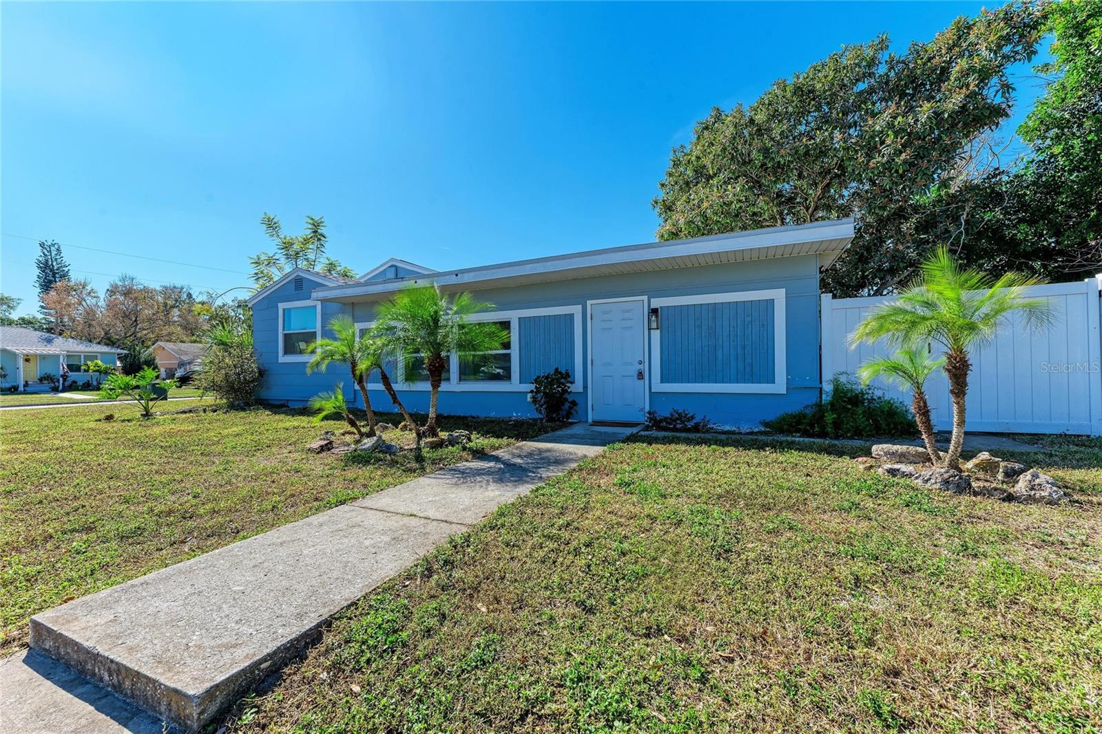 702 20th Ave W, Bradenton, FL 34205