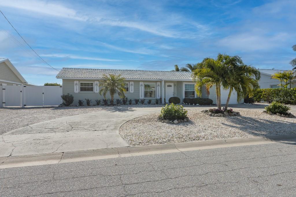 529 67th St, Holmes Beach, FL 34217