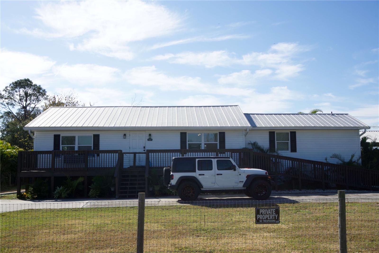 1007 77th St E, Palmetto, FL 34221