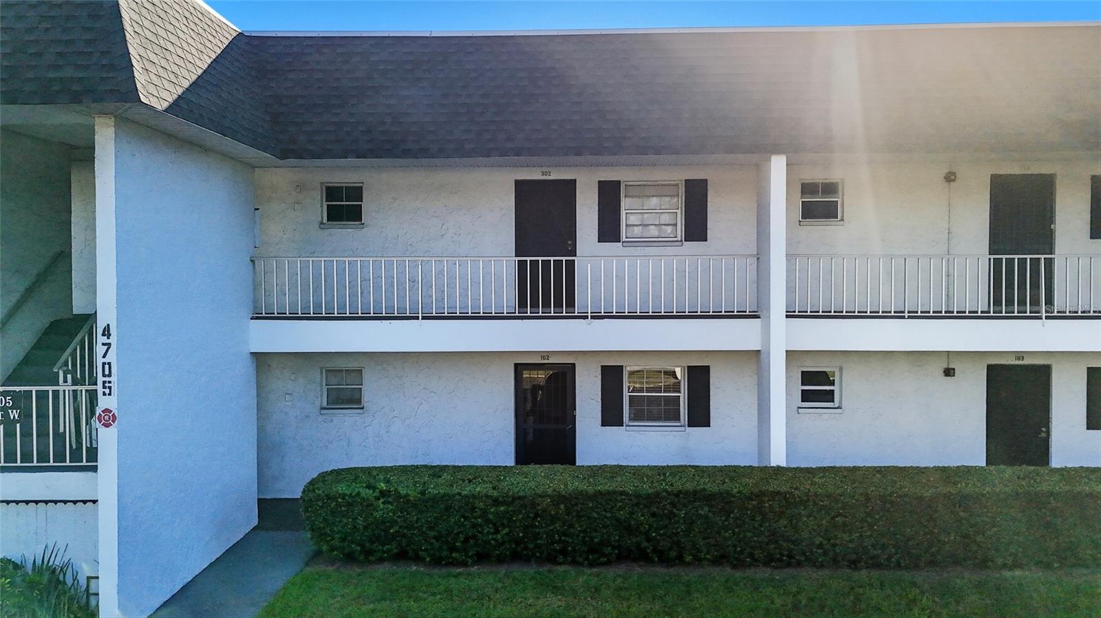4705 5th St W #302, Bradenton, FL 34207