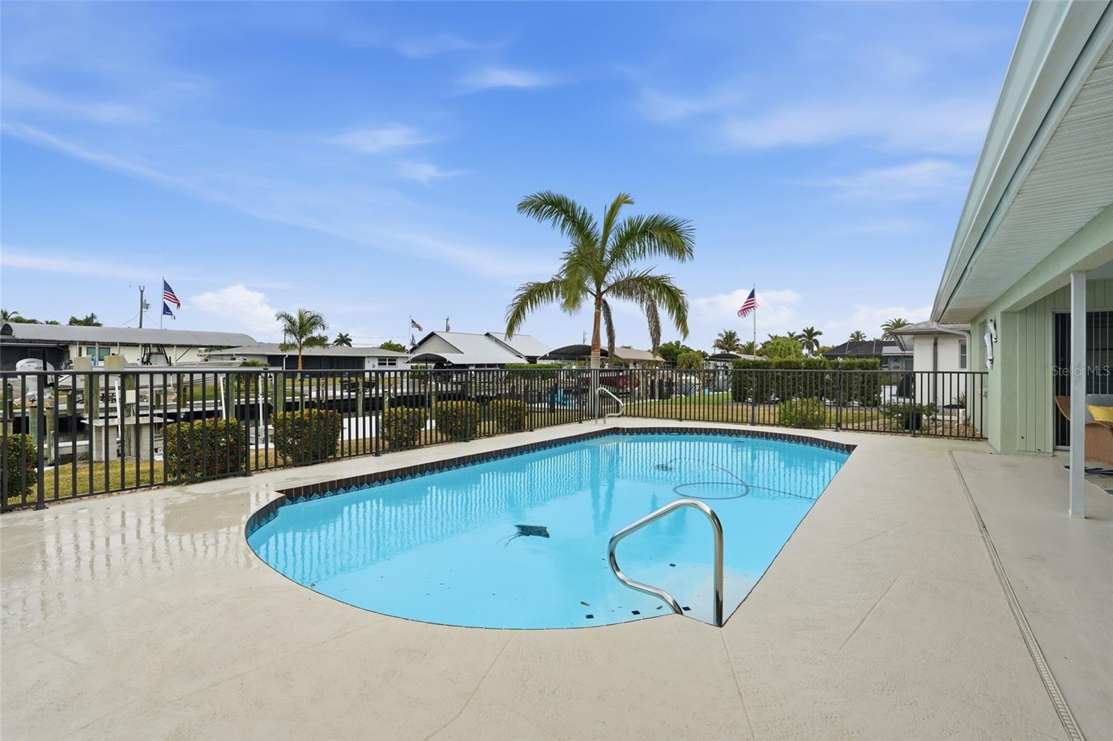 405 Tower Dr, Cape Coral, FL 33904