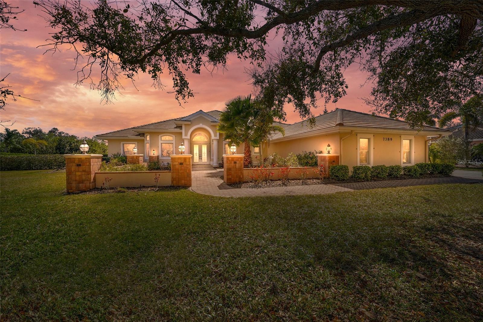 7389 S Serenoa Dr, Sarasota, FL 34241