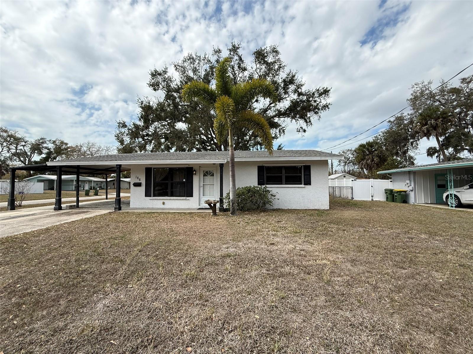 186 Midwest Pkwy, Sarasota, FL 34232