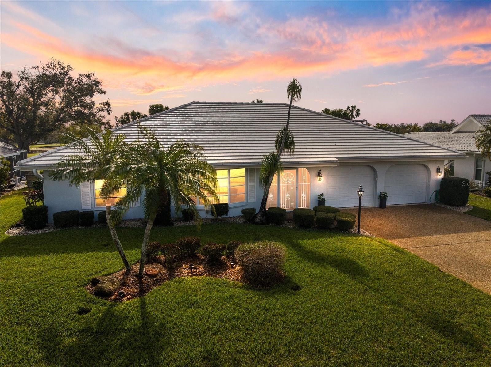 952 E Gondola Dr, Venice, FL 34293