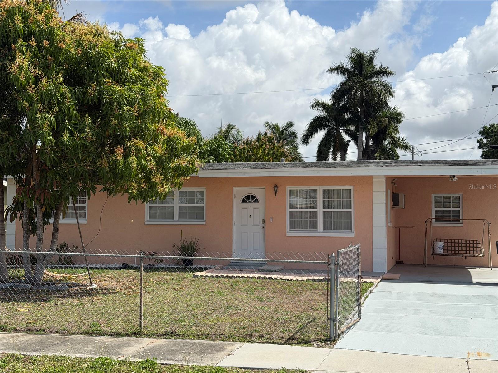 32 Roanoke Dr #0, Fort Myers, FL 33905