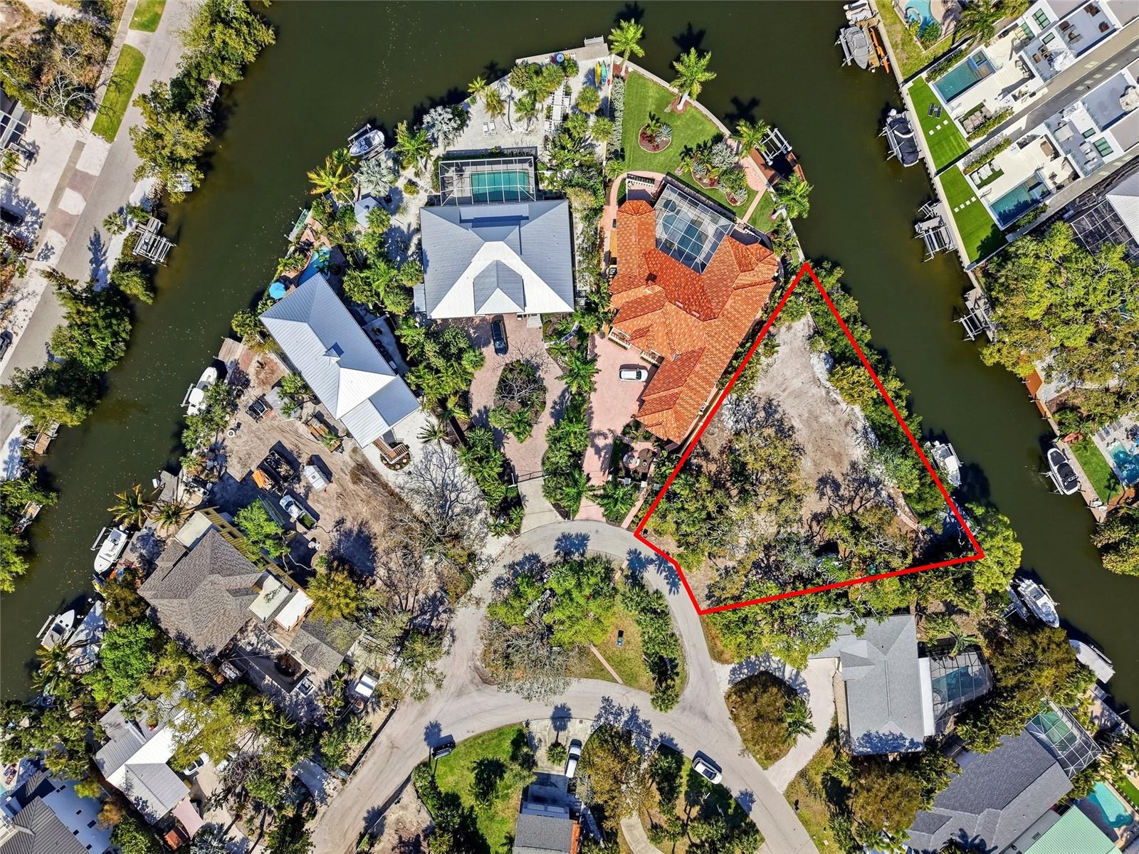 114 Island Cir, Sarasota, FL 34242
