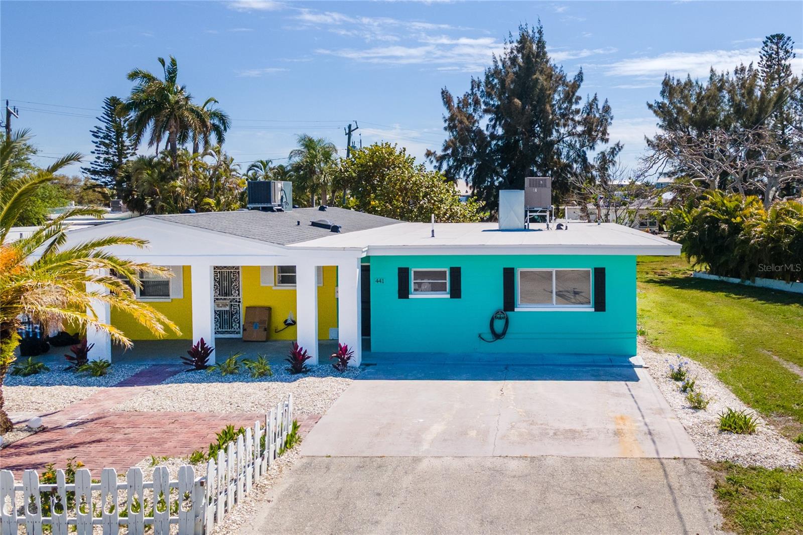 441 63rd St, Holmes Beach, FL 34217